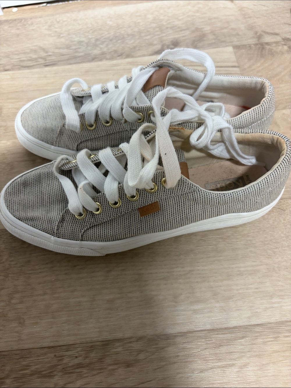 Keds Jump Kick Sneakers with White Laces - Picture 3 of 4